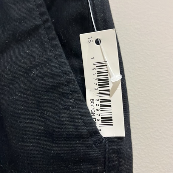 Amazon Essentials Black Shorts Size 18 - Picture 2 of 5